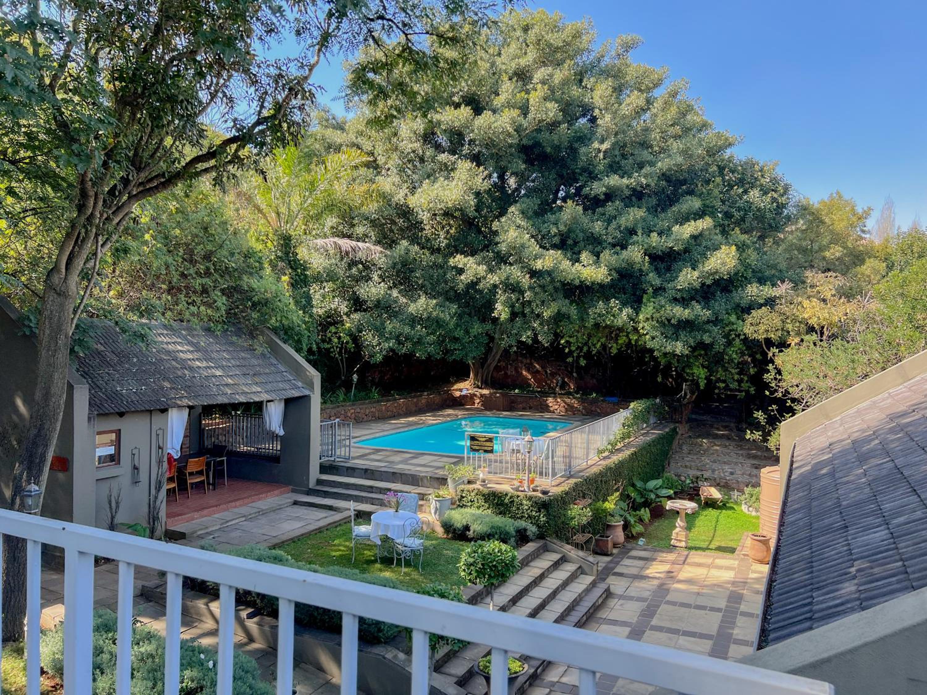 Amoris Guesthouse In Waterkloof Ridge view 4