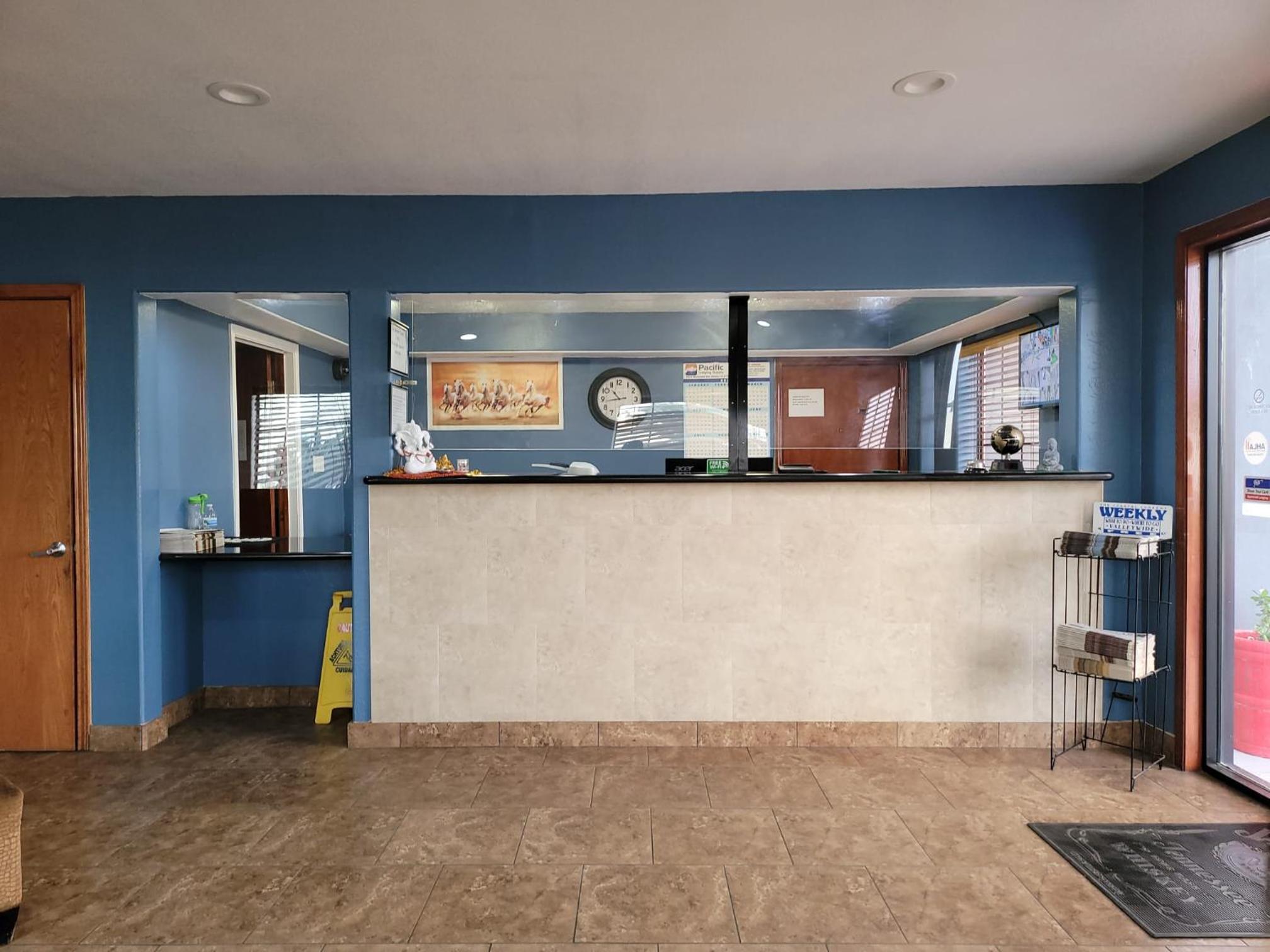 Texas Inn and Suites Raymondville view 3