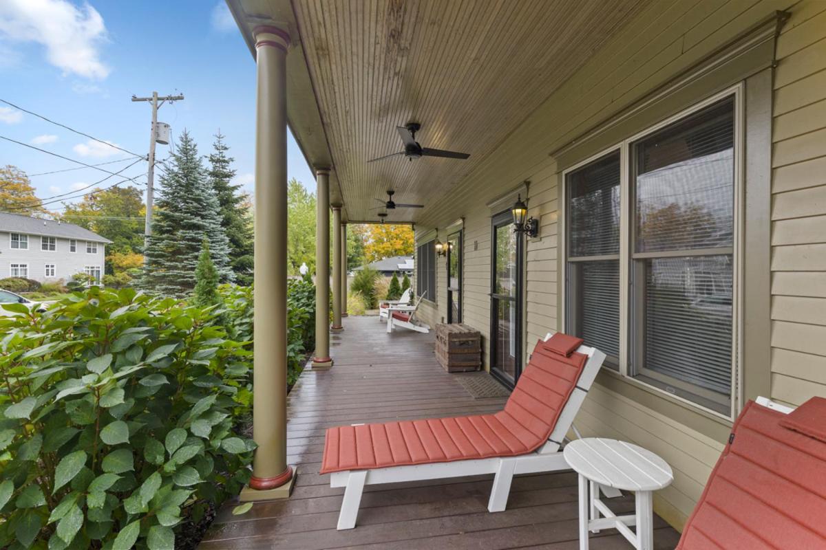 Douglas Hideaway
