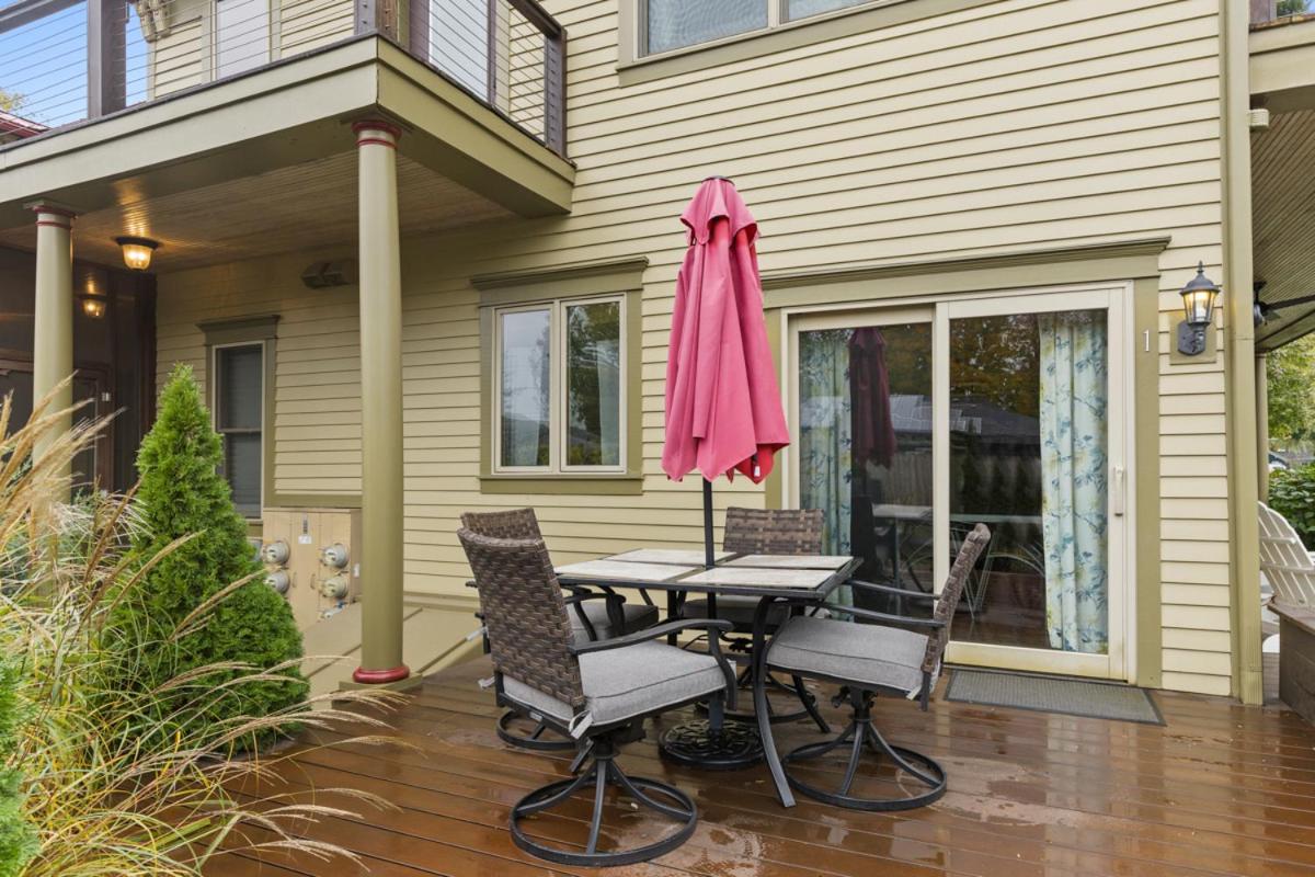 Douglas Hideaway