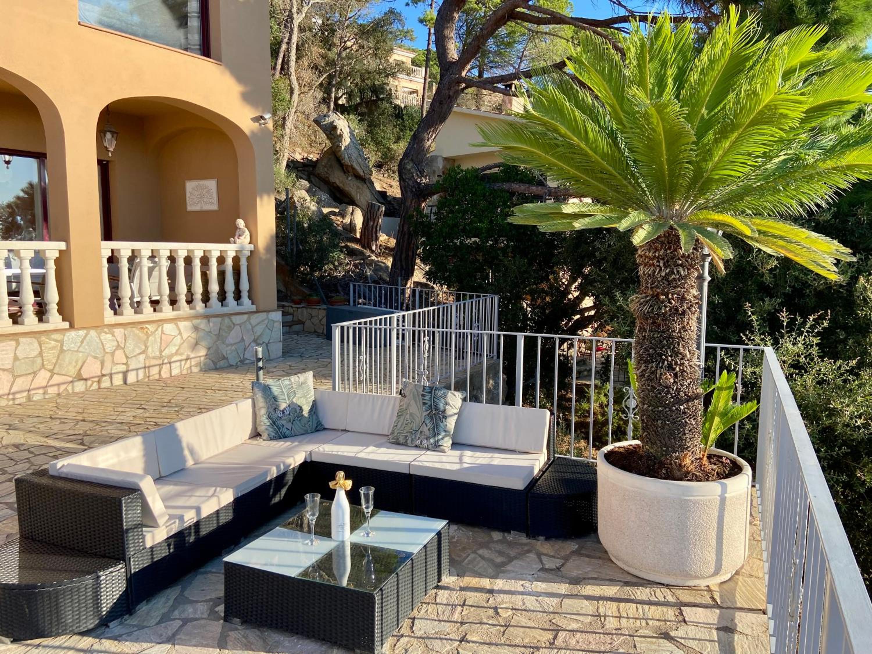 Villa Violetas - Magnificent sea view, 8 pers and baby cot available, quiet area view 5