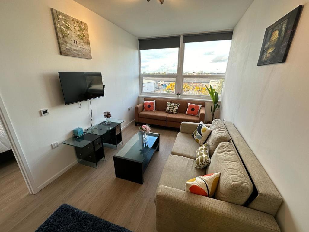 One Bedroom Apartment Smethwick Flat 308 view 3