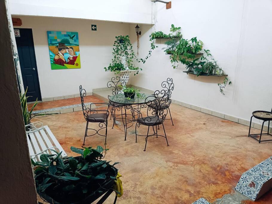 Amplia habitación 3 camas Z/C Goya view 3