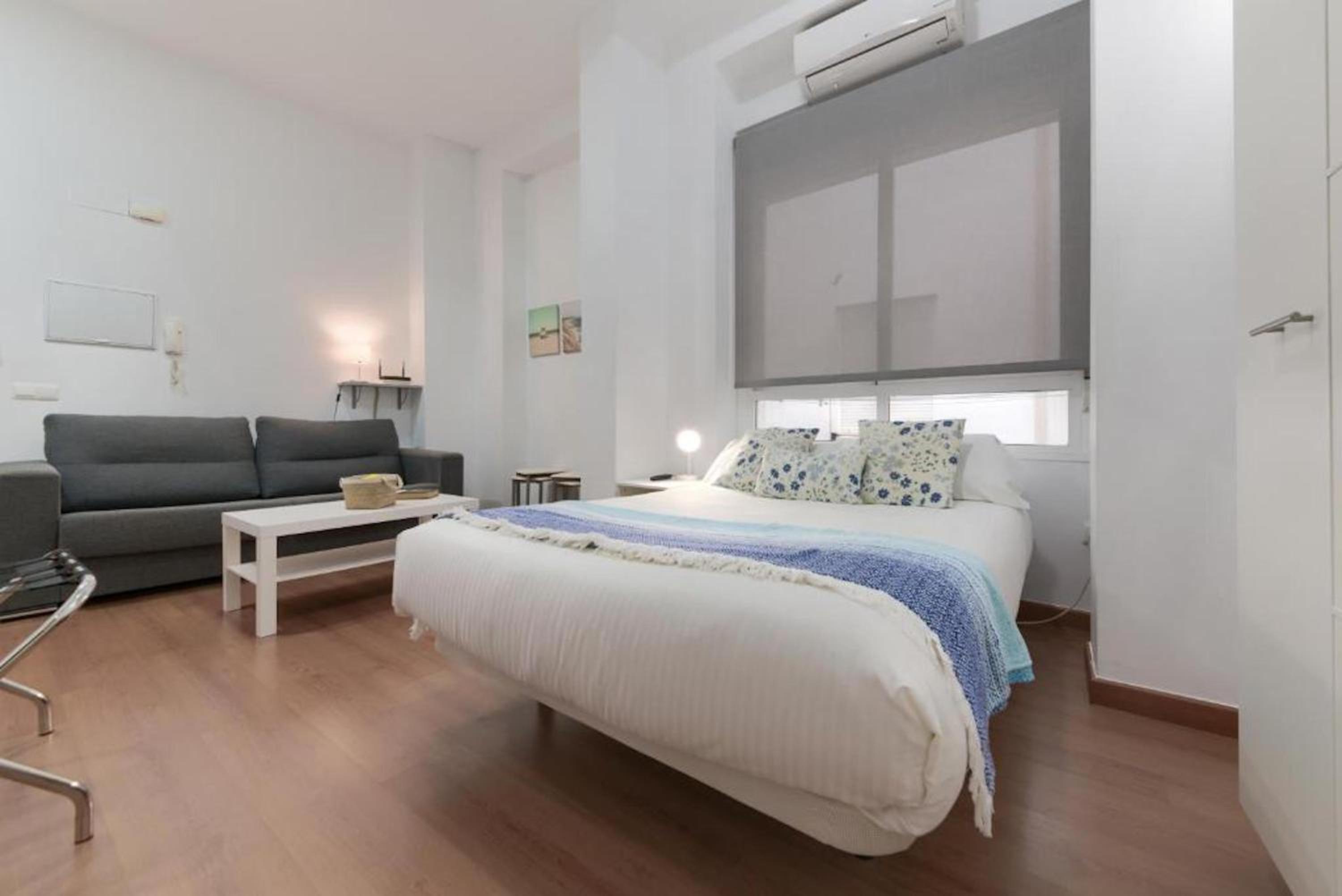 Apartments Holidays2Malaga City Center