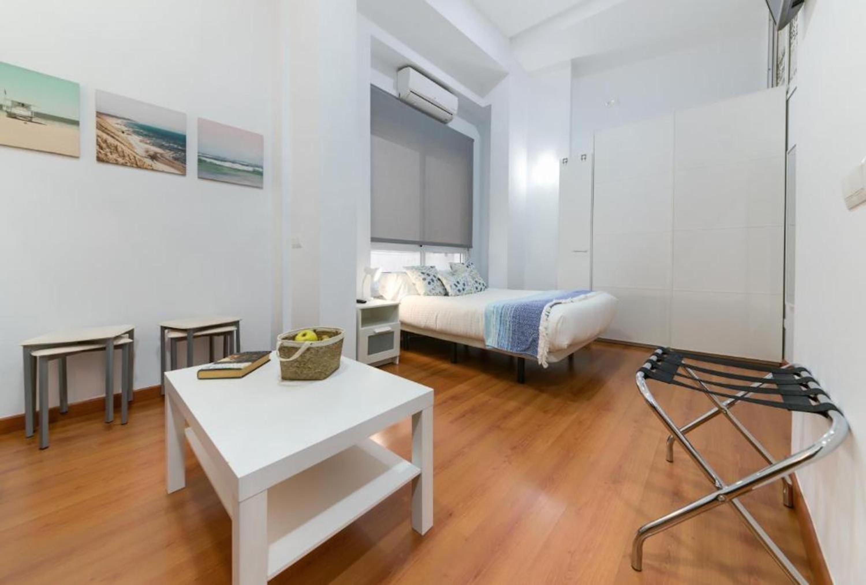 Apartments Holidays2Malaga City Center