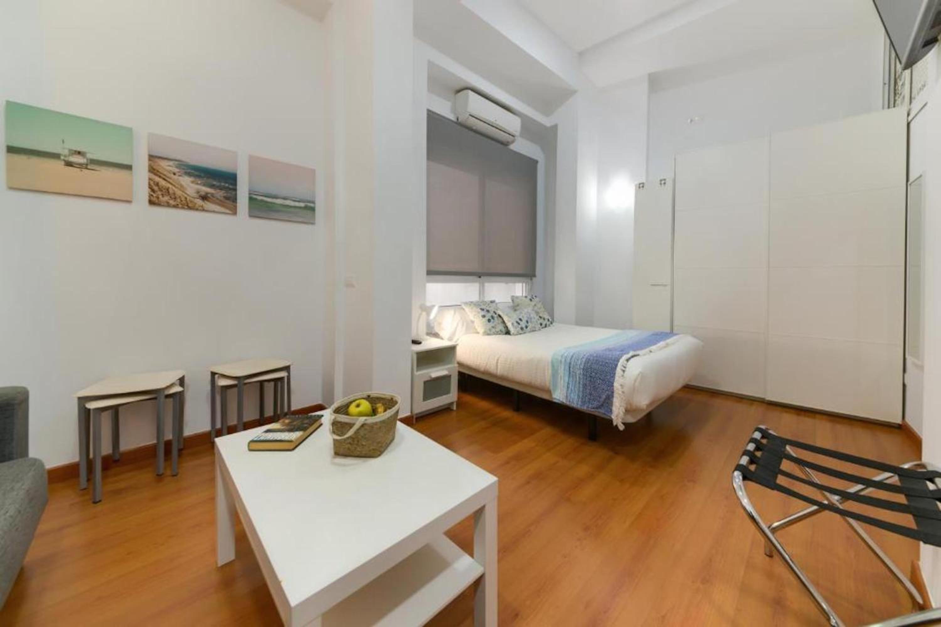 Apartments Holidays2Malaga City Center