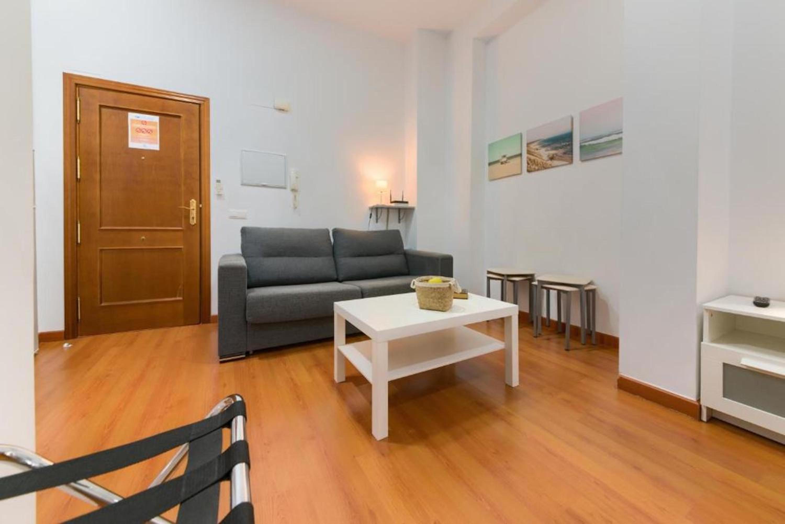 Apartments Holidays2Malaga City Center