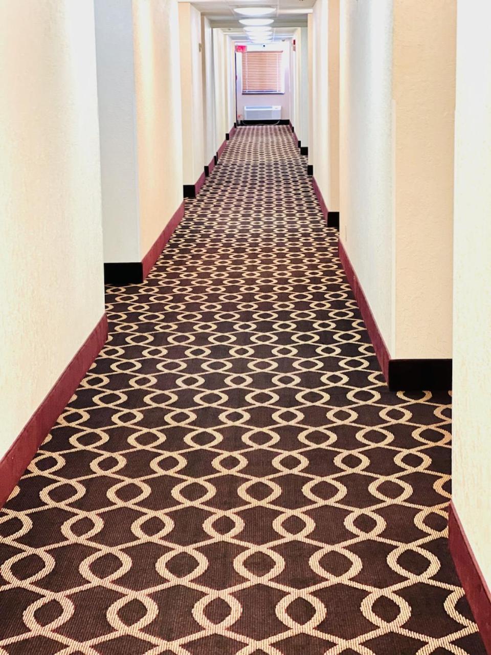 Dodge City Vacations - Super 8 by Wyndham Dodge City - Property Image 5