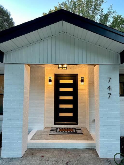 The Demon Deacon Den - BuenaVista view 3