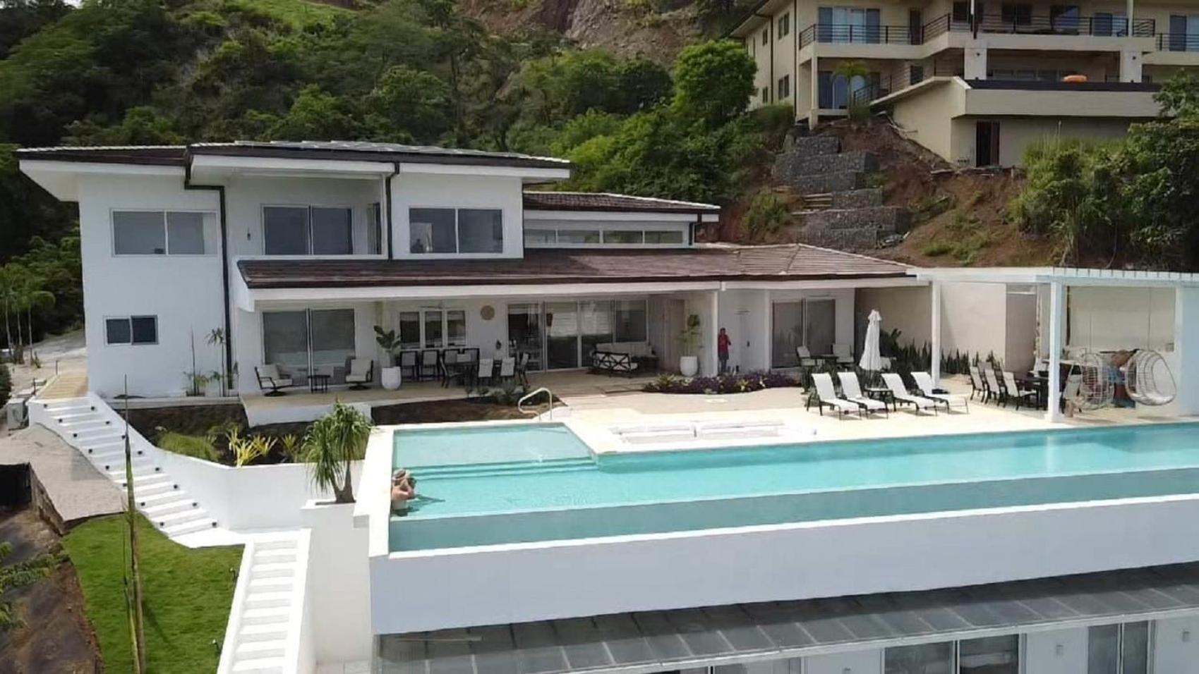 CASA AYLA A - stunning 5BR Ocean view house & infinity pool in Flamingo