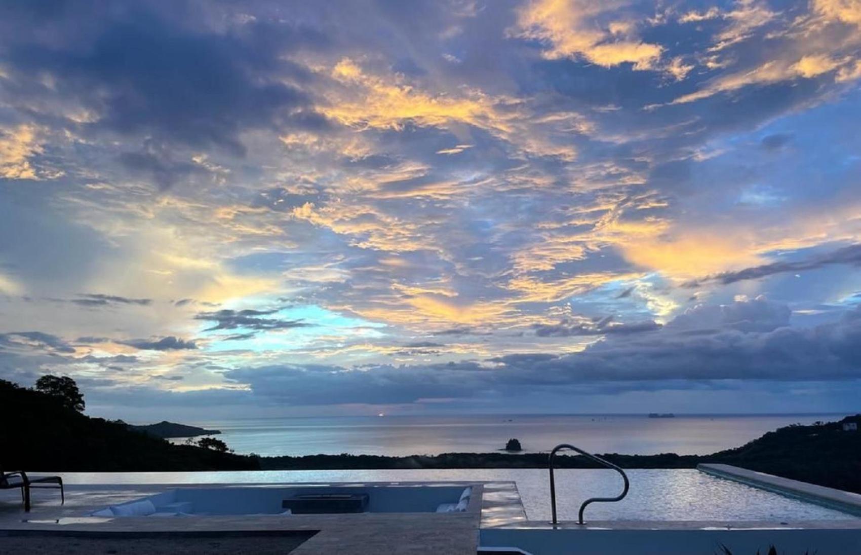 CASA AYLA A - stunning 5BR Ocean view house & infinity pool in Flamingo