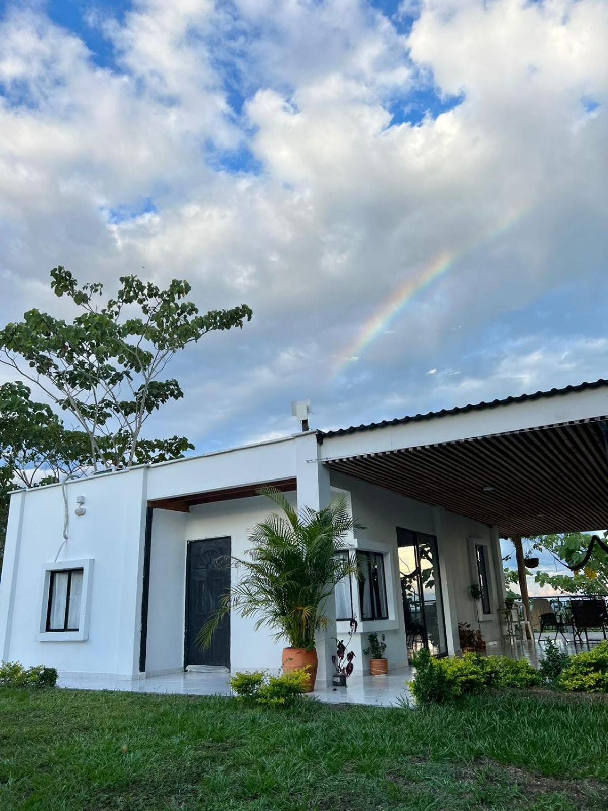 Hotel Cabaña Campestre con Piscina en la Hacienda Nápoles - Image 1