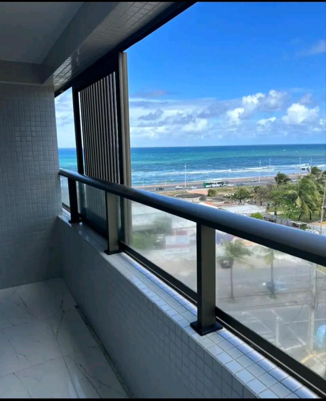 Vista mar no costa azul