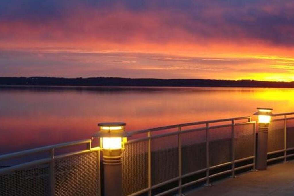 Cozy Condo at the Lake