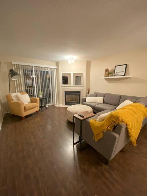 Cozy Condo at the Lake