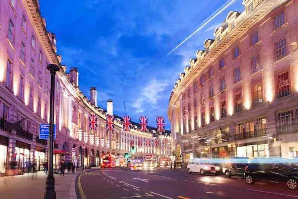 2 Bed Apartment – Steps from Oxford Street