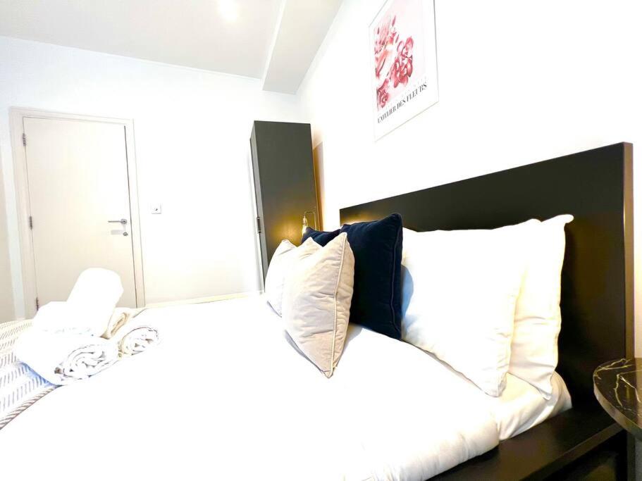 2 Bed Apartment – Steps from Oxford Street