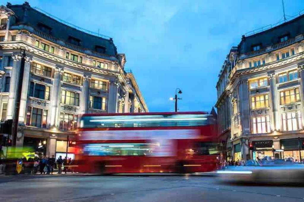2 Bed Apartment – Steps from Oxford Street