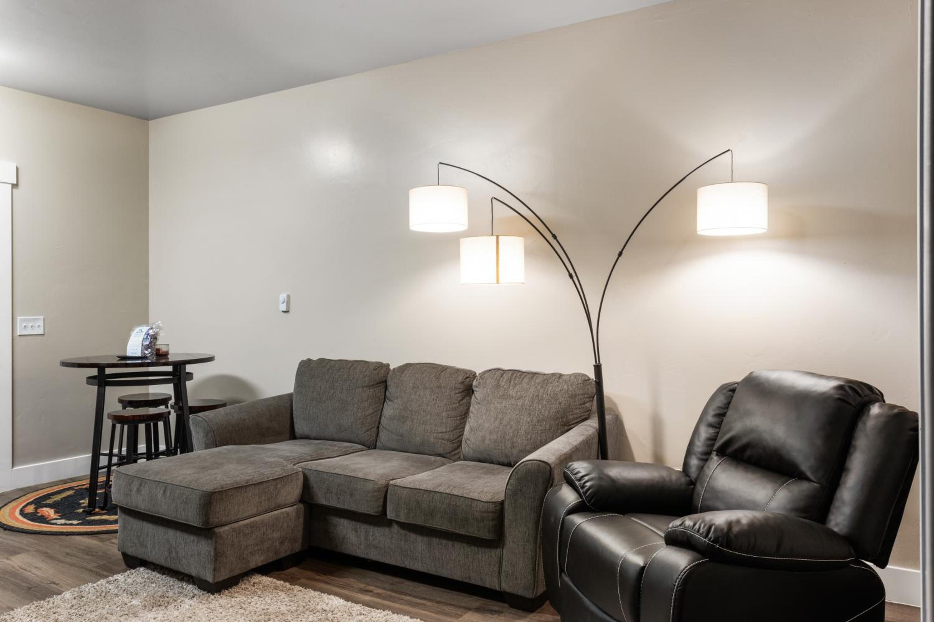 The Yellowstone Hideaway Unit C view 3