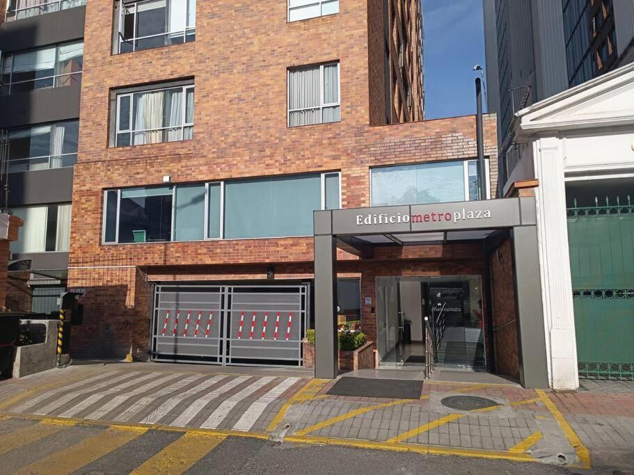 Espectacular ubicación, piscina, sauna y parque La Carolina