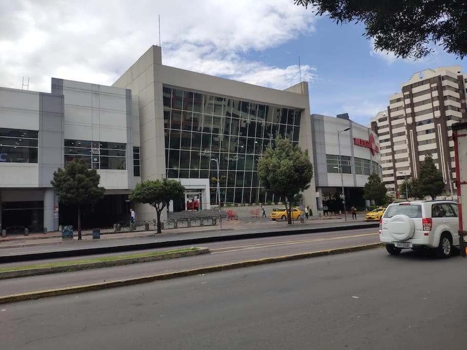 Espectacular ubicación, piscina, sauna y parque La Carolina