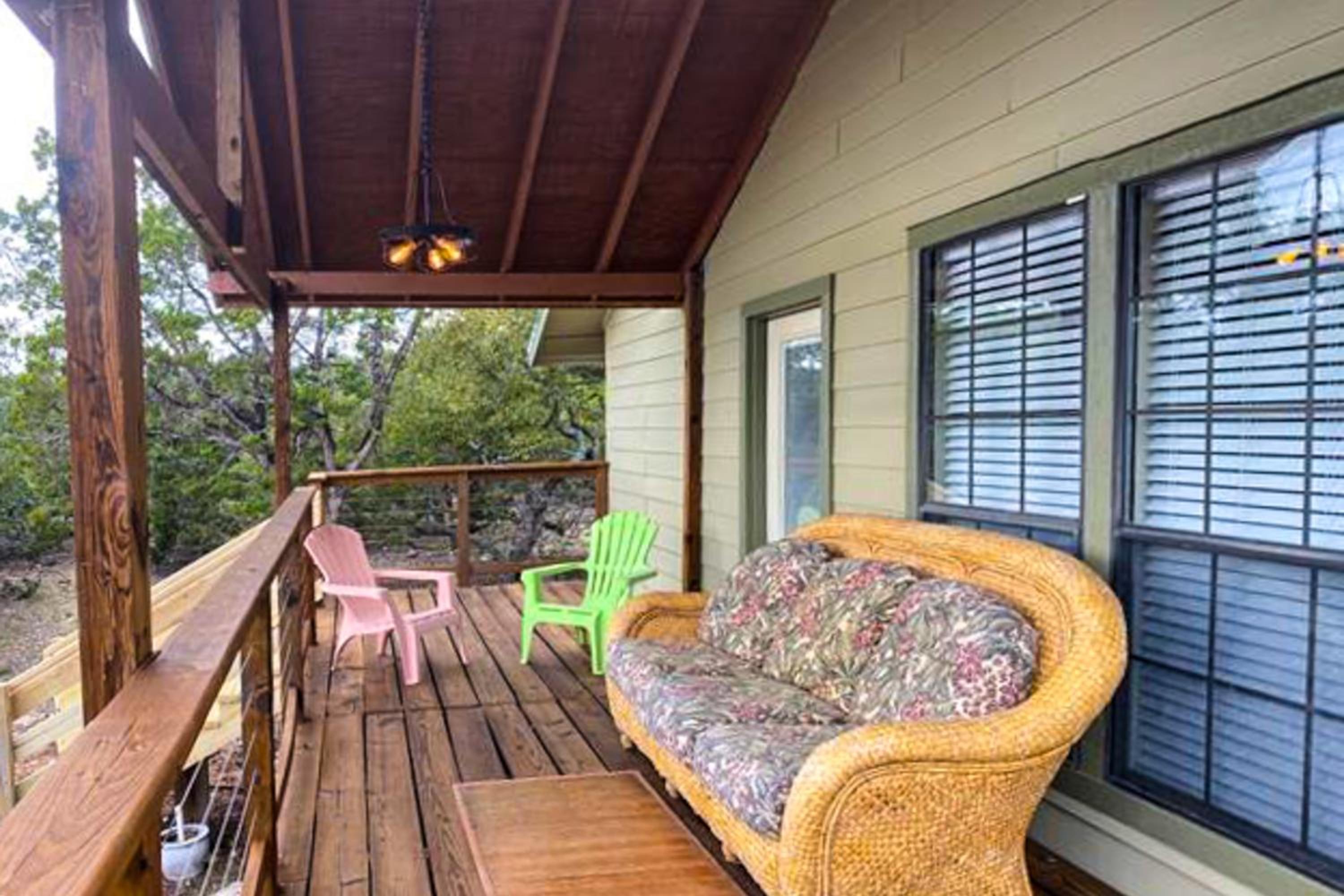 Hill Country Views and Patio Private Home