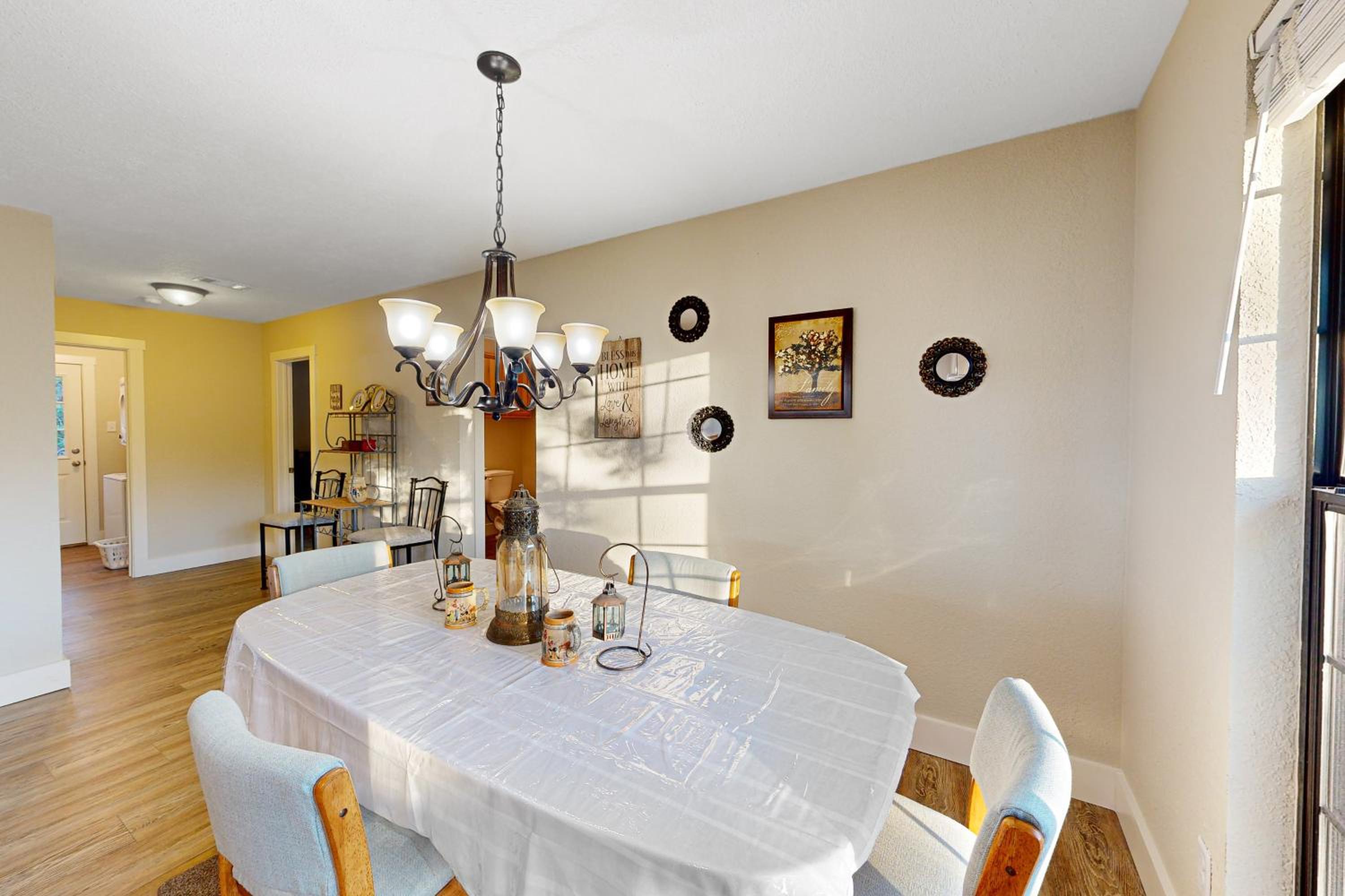 Hill Country Views and Patio Private Home