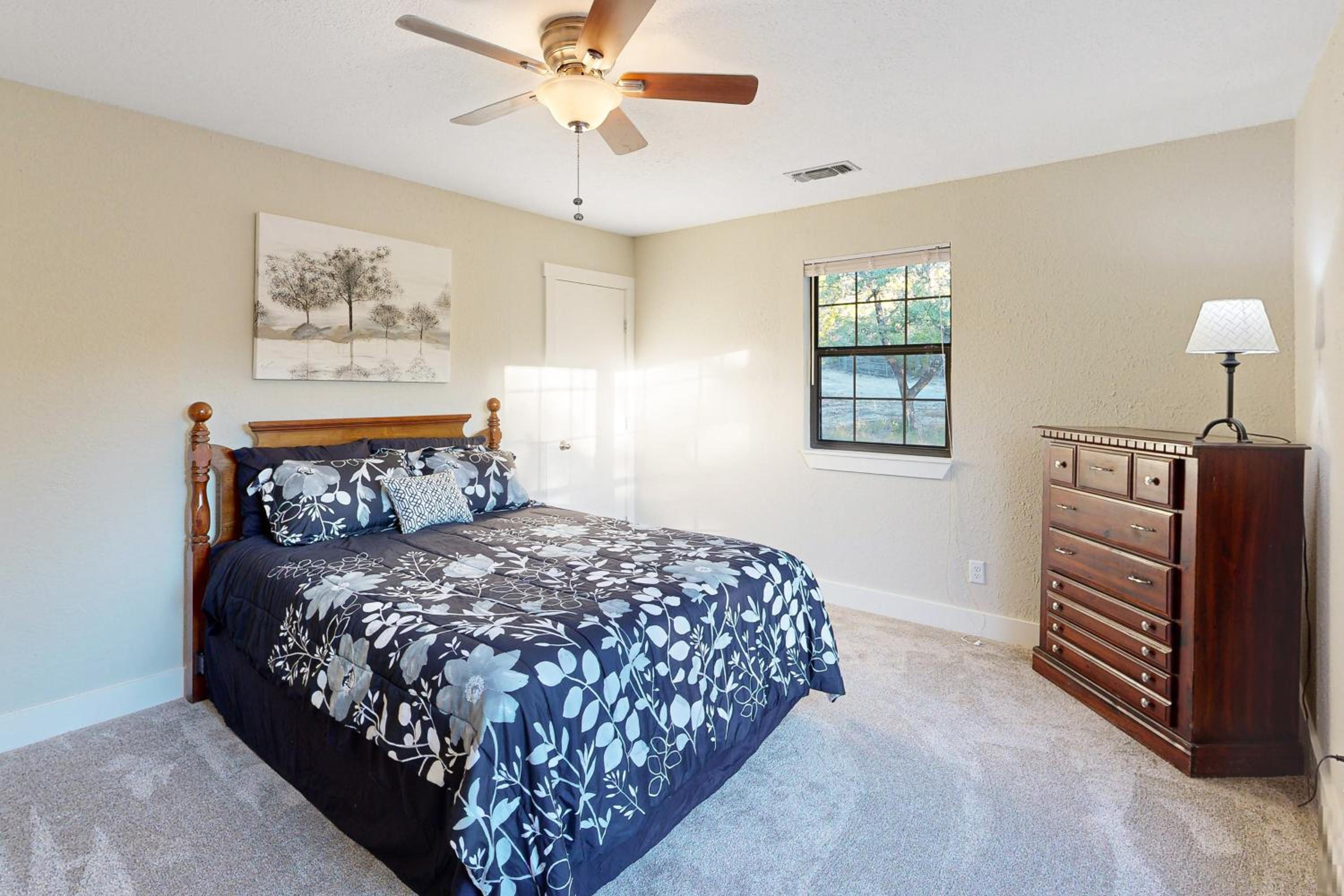 Hill Country Views and Patio Private Home