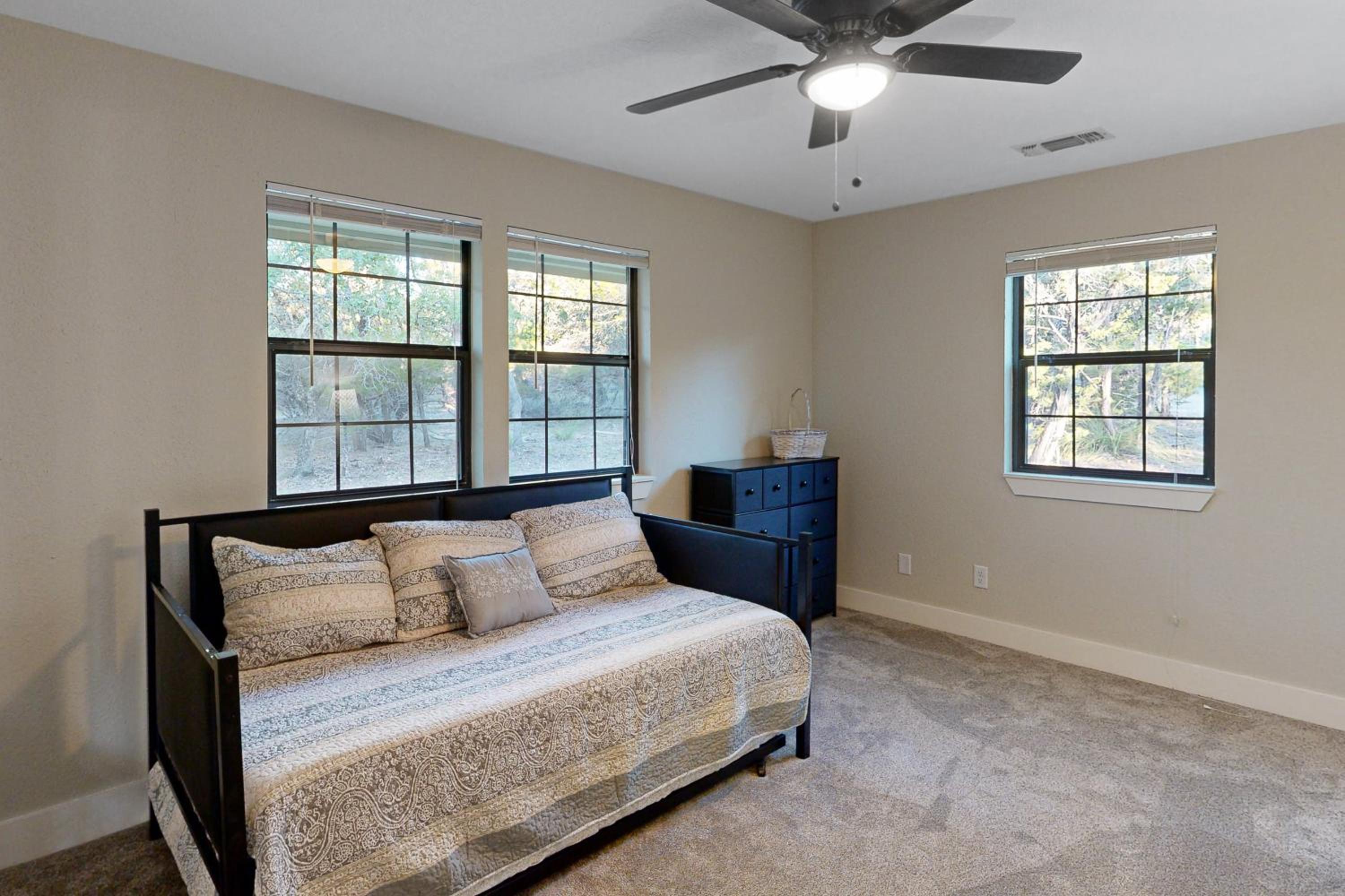 Hill Country Views and Patio Private Home