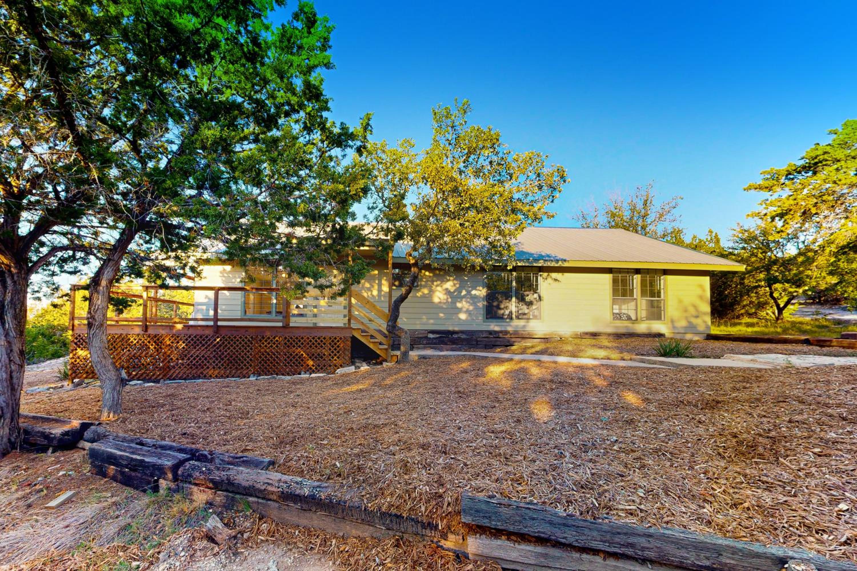 Hill Country Views and Patio Private Home