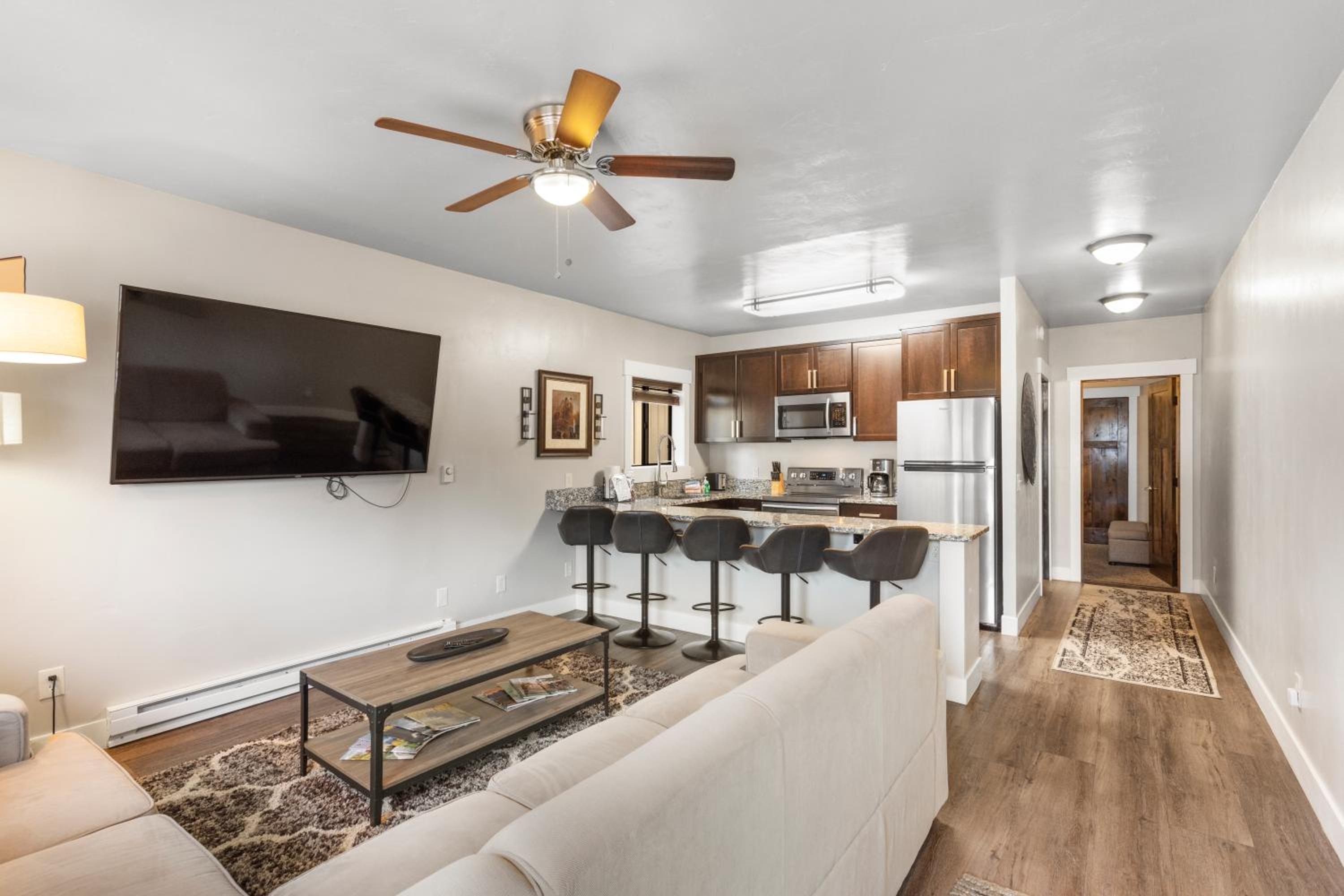 The Yellowstone Hideaway Unit A Cozy 1-Bedroom Yellowstone Hideaway, 1 Minute from Yellowstone Park! view 4