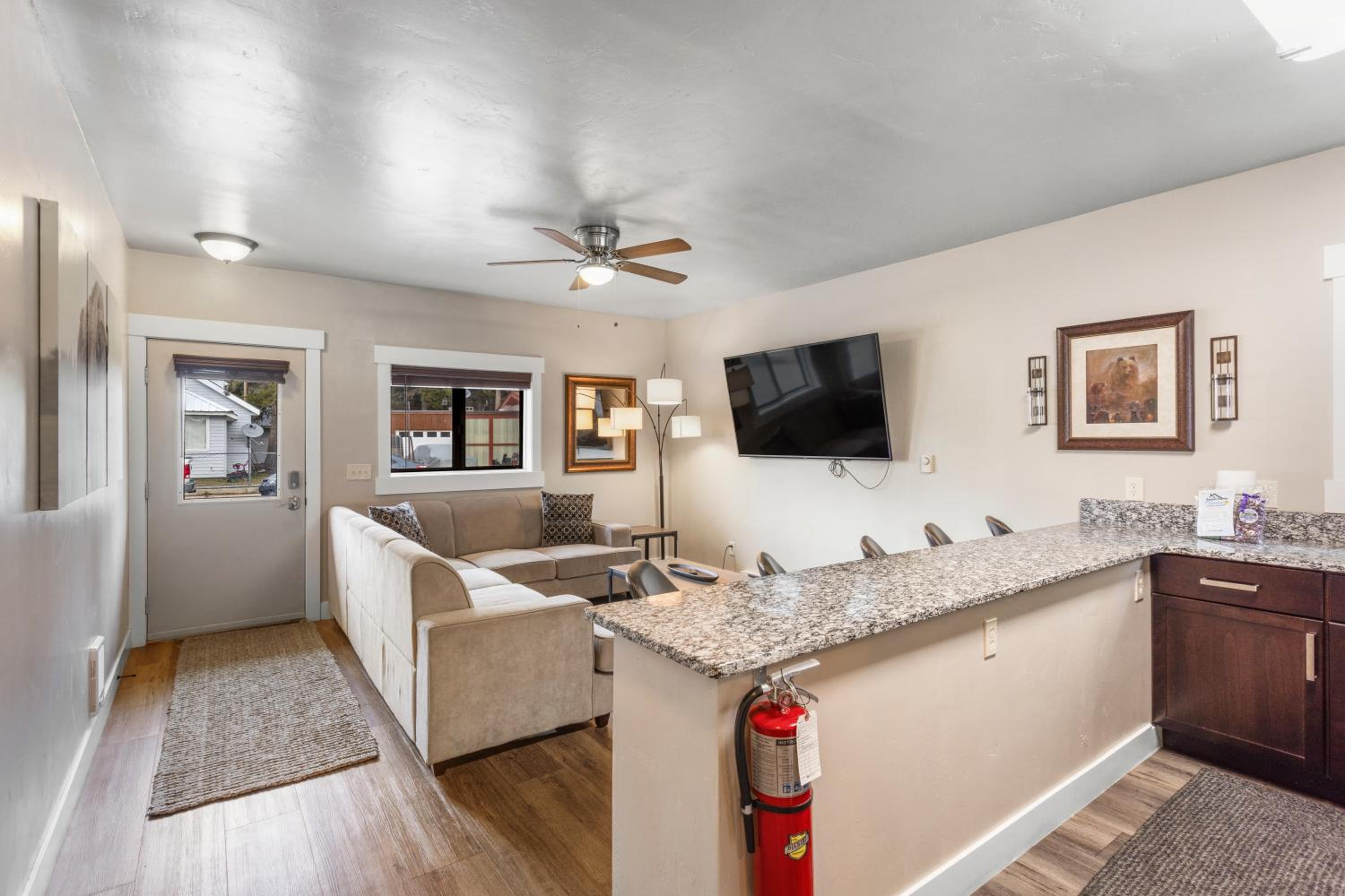 The Yellowstone Hideaway Unit A Cozy 1-Bedroom Yellowstone Hideaway, 1 Minute from Yellowstone Park! view 5