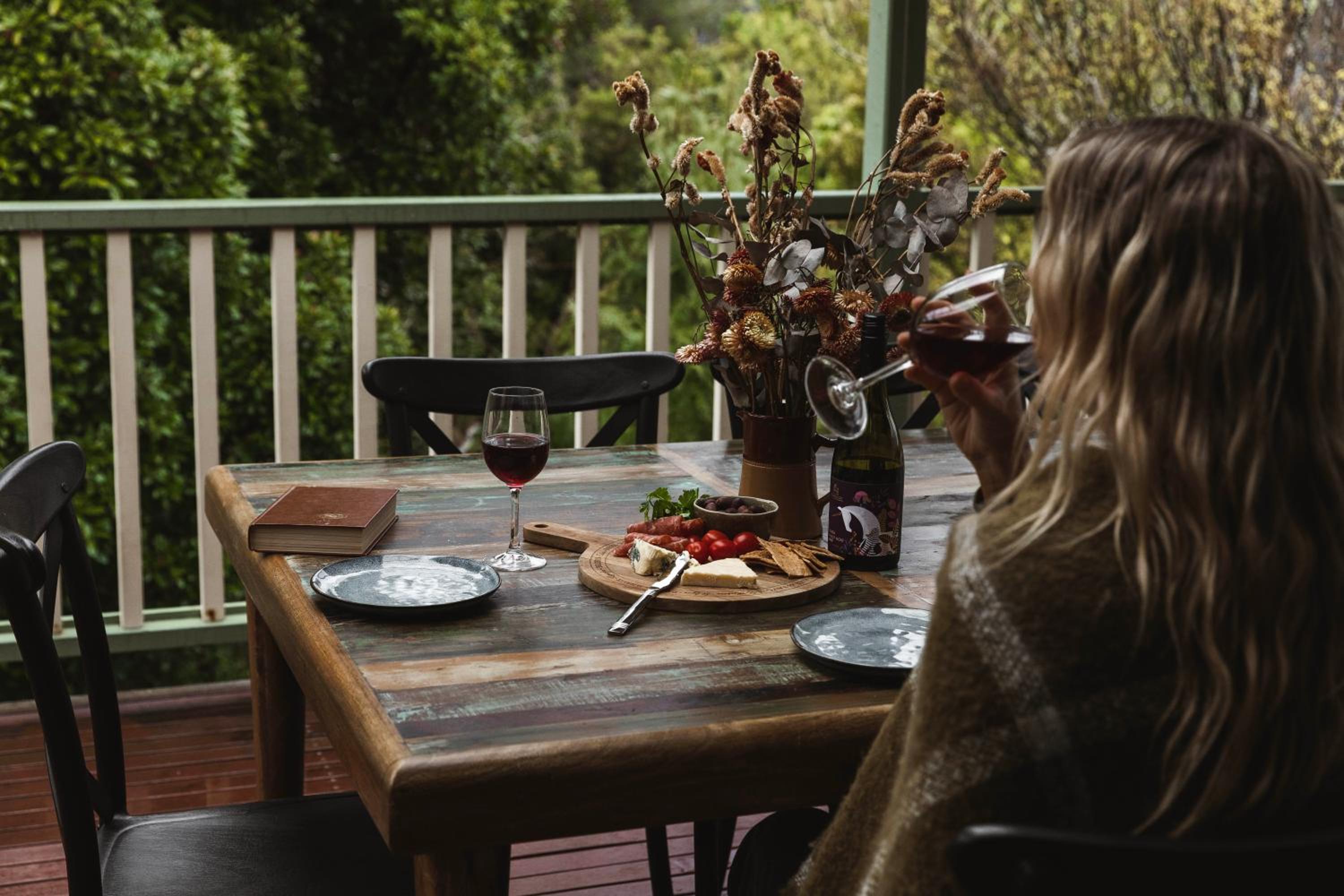 Hey Little Joe - Cosy Retreat with Mountain Views