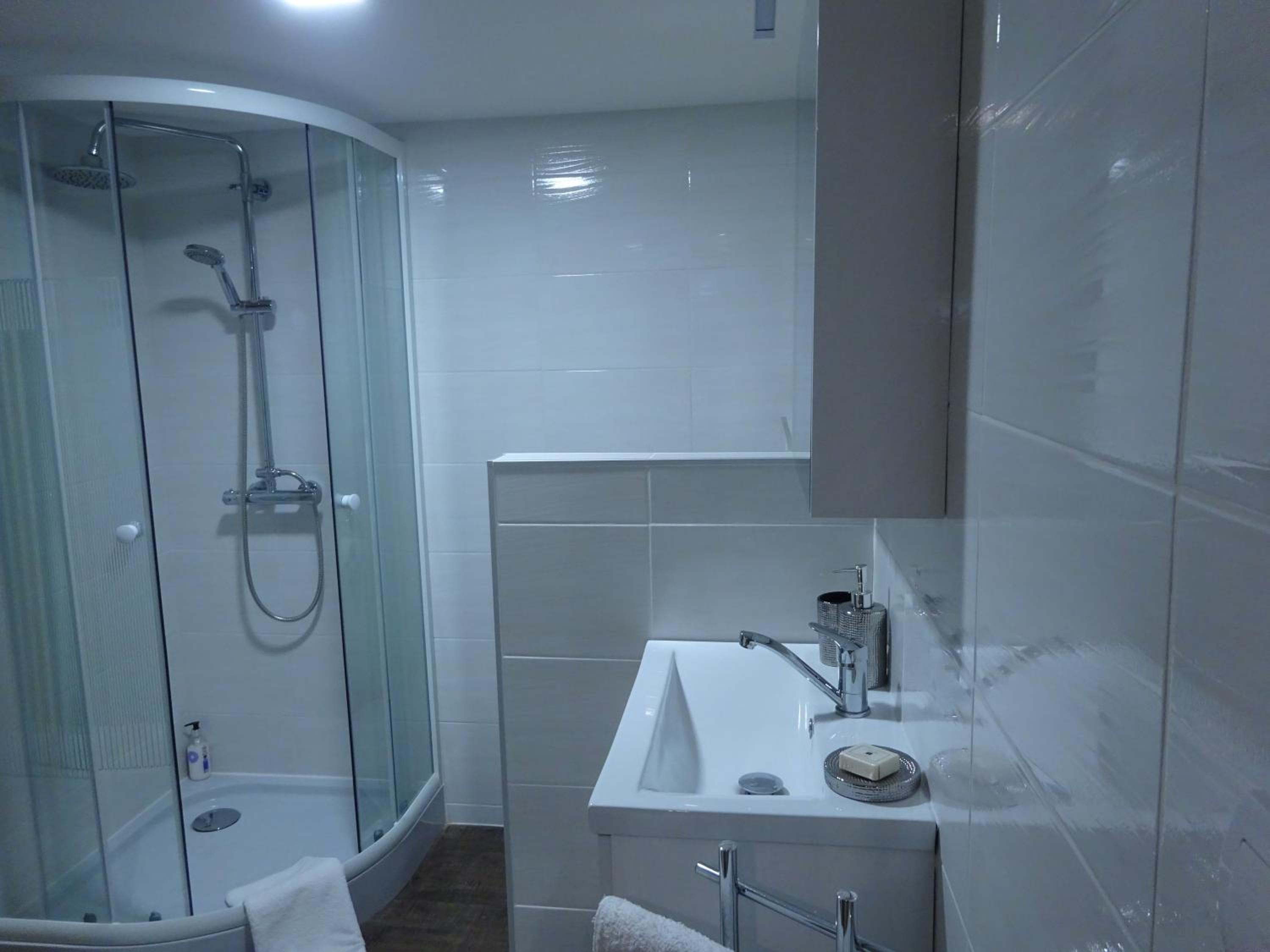 family friendly apartment 3 adults plus child