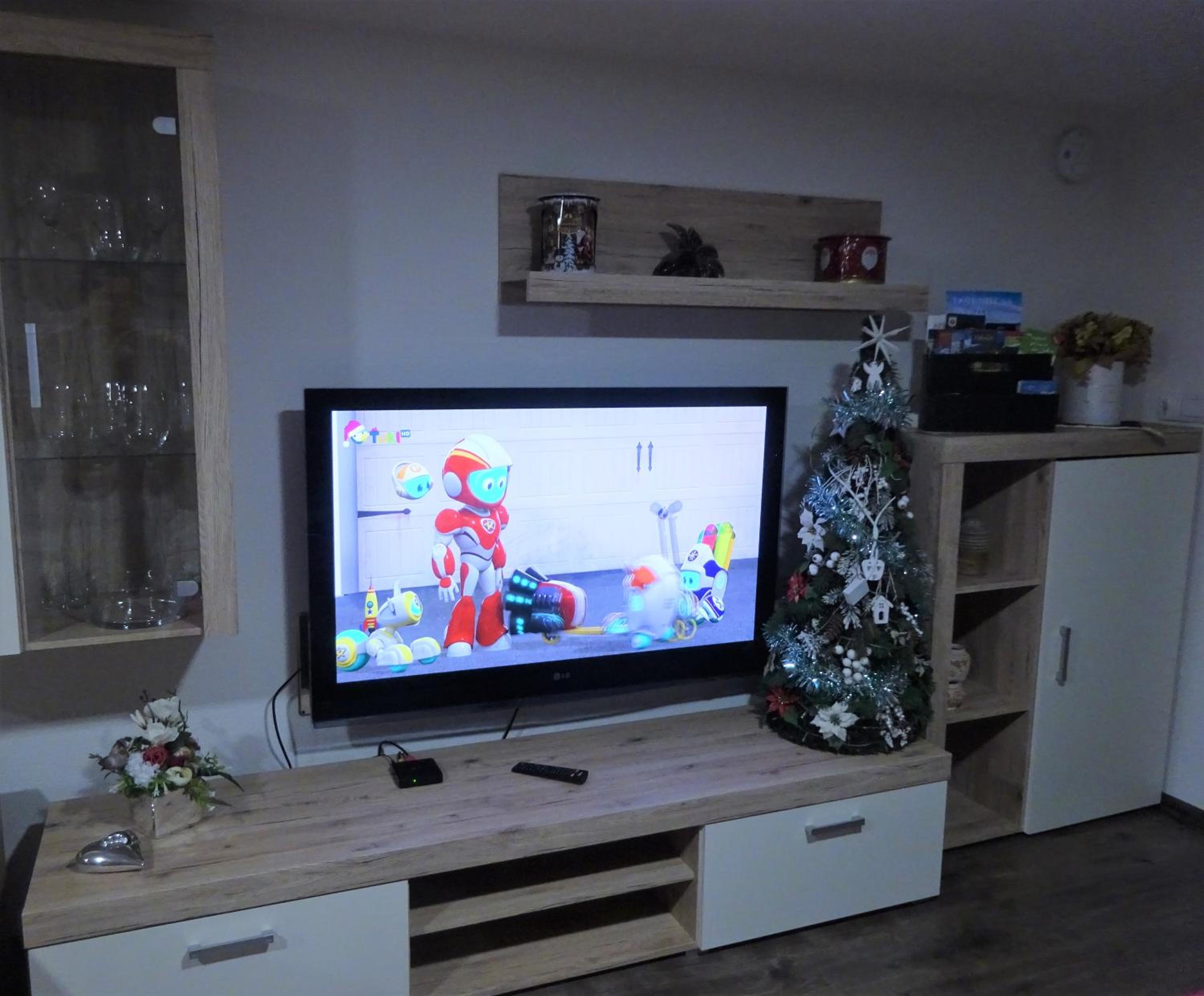 family friendly apartment 3 adults plus child