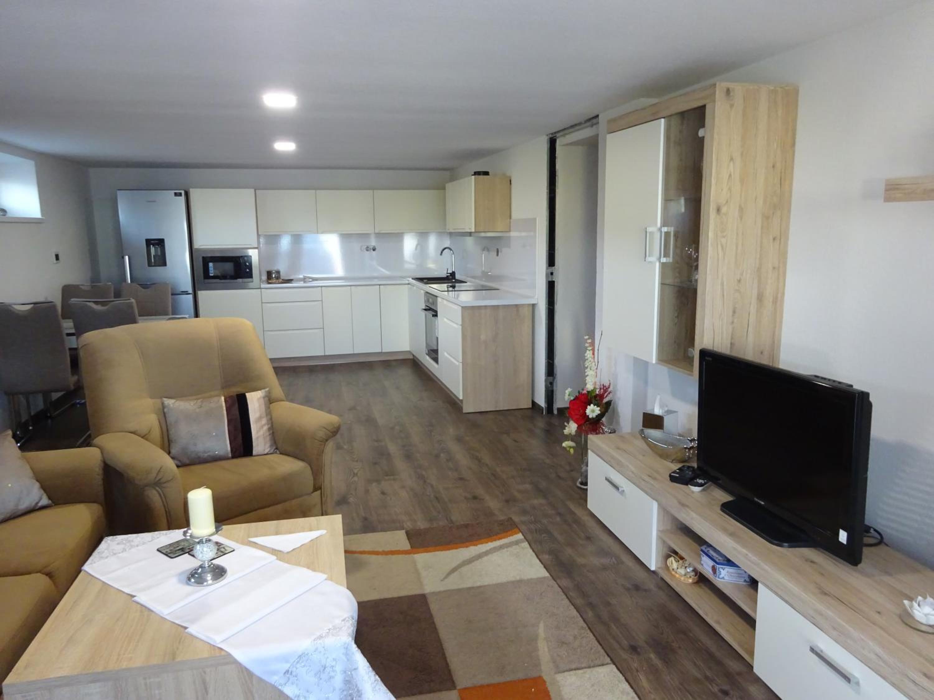 family friendly apartment 3 adults plus child