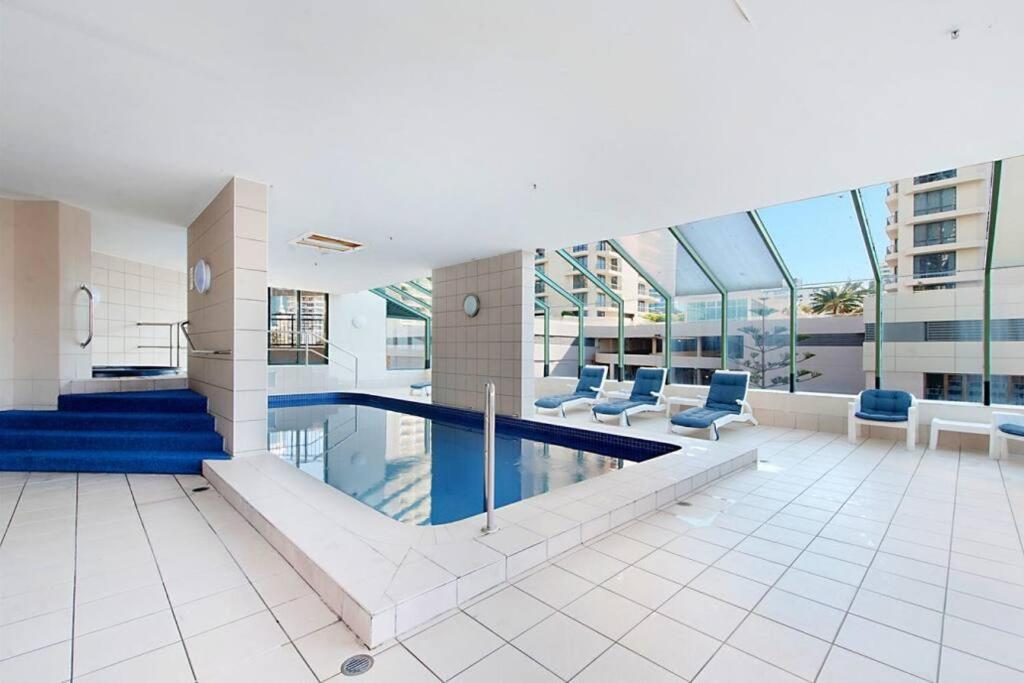 Surfers Paradise Beachcomber