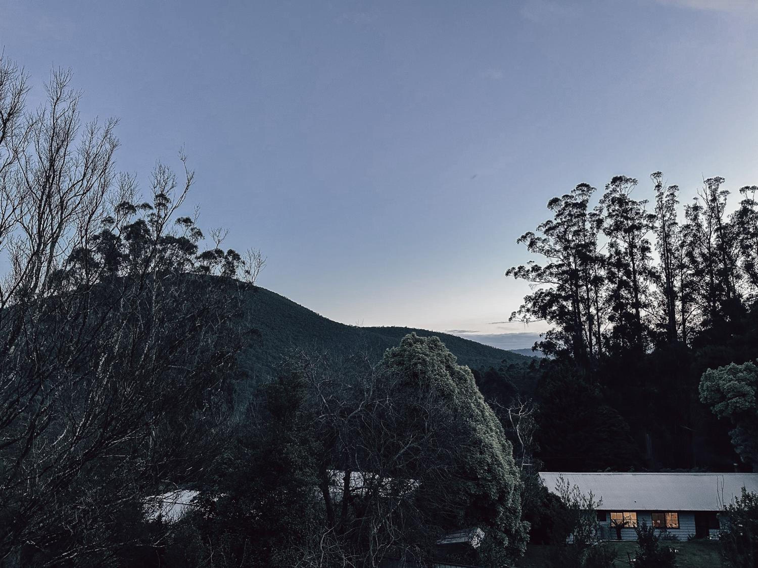 Hey Little Joe - Cosy Retreat with Mountain Views