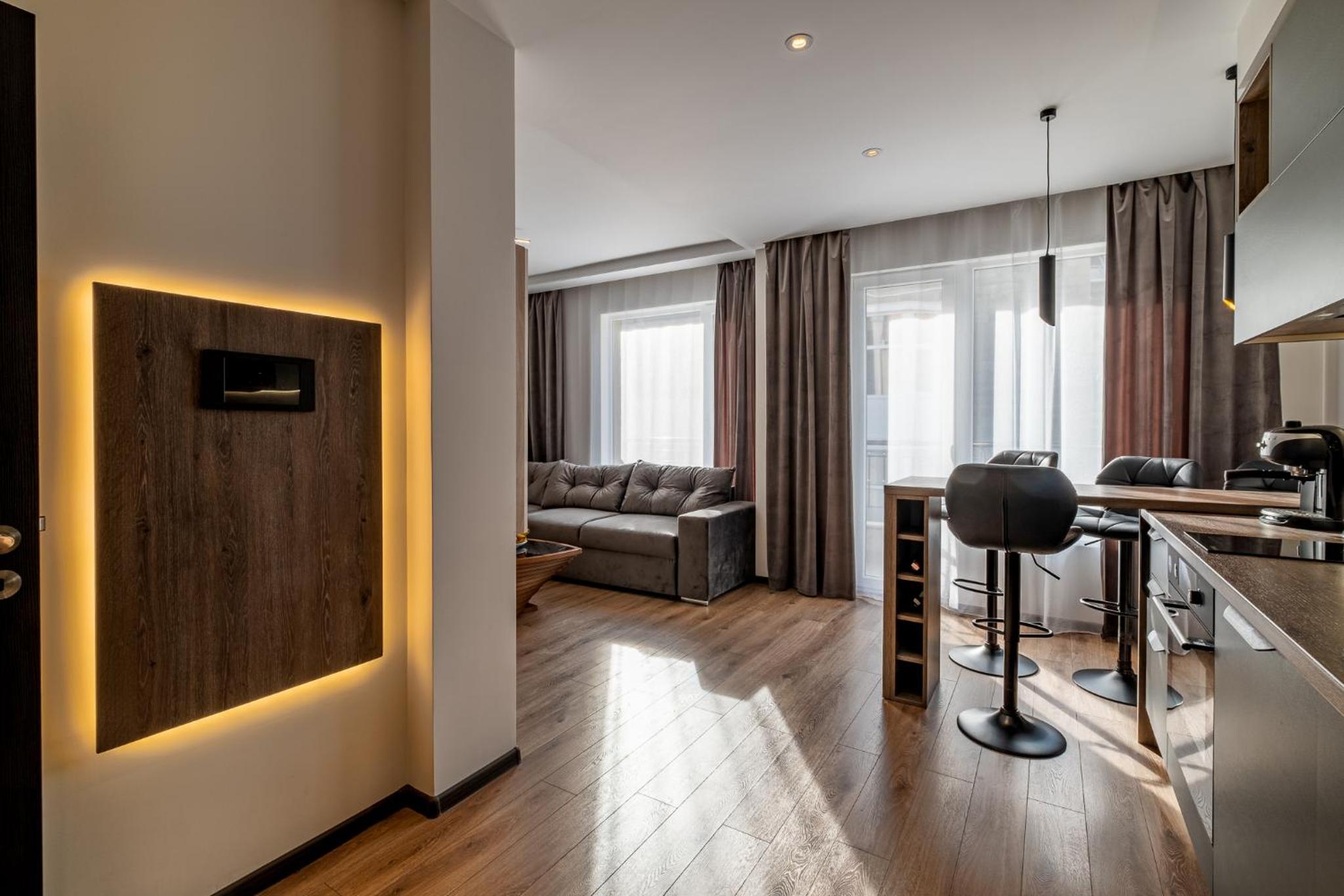 Luxury Redefined in City Center - Elevate Your Stay in a Smart and Modern Apartment