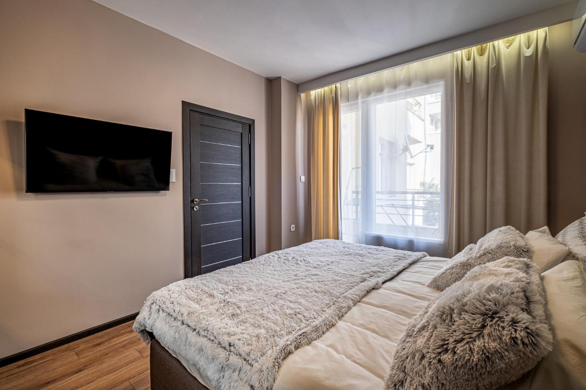 Luxury Redefined in City Center - Elevate Your Stay in a Smart and Modern Apartment