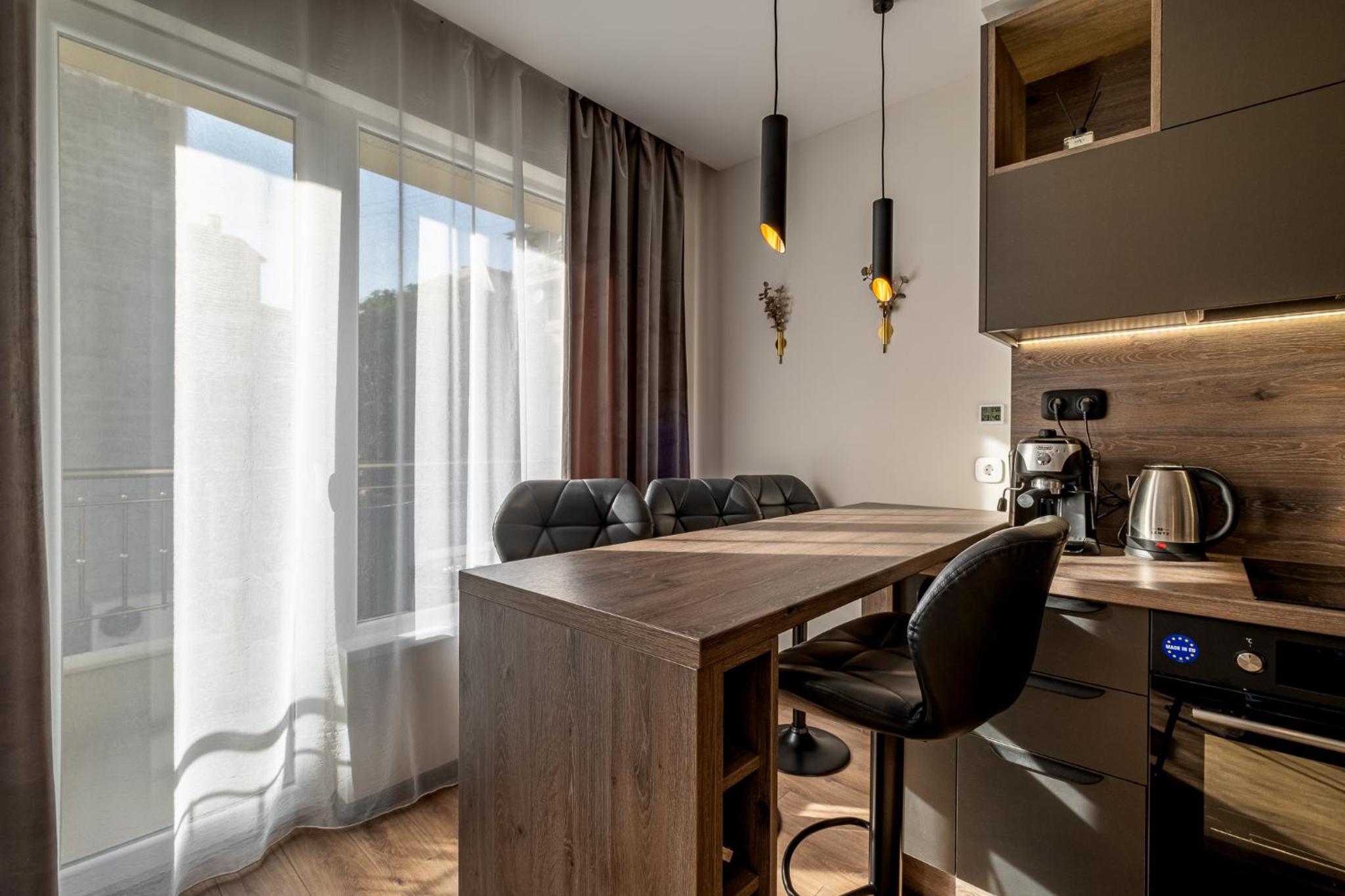 Luxury Redefined in City Center - Elevate Your Stay in a Smart and Modern Apartment