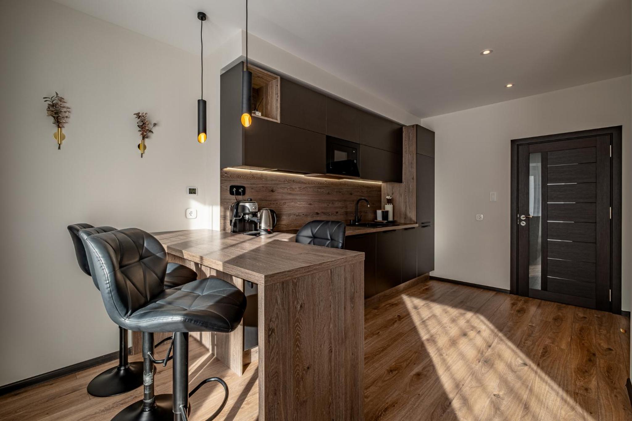 Luxury Redefined in City Center - Elevate Your Stay in a Smart and Modern Apartment