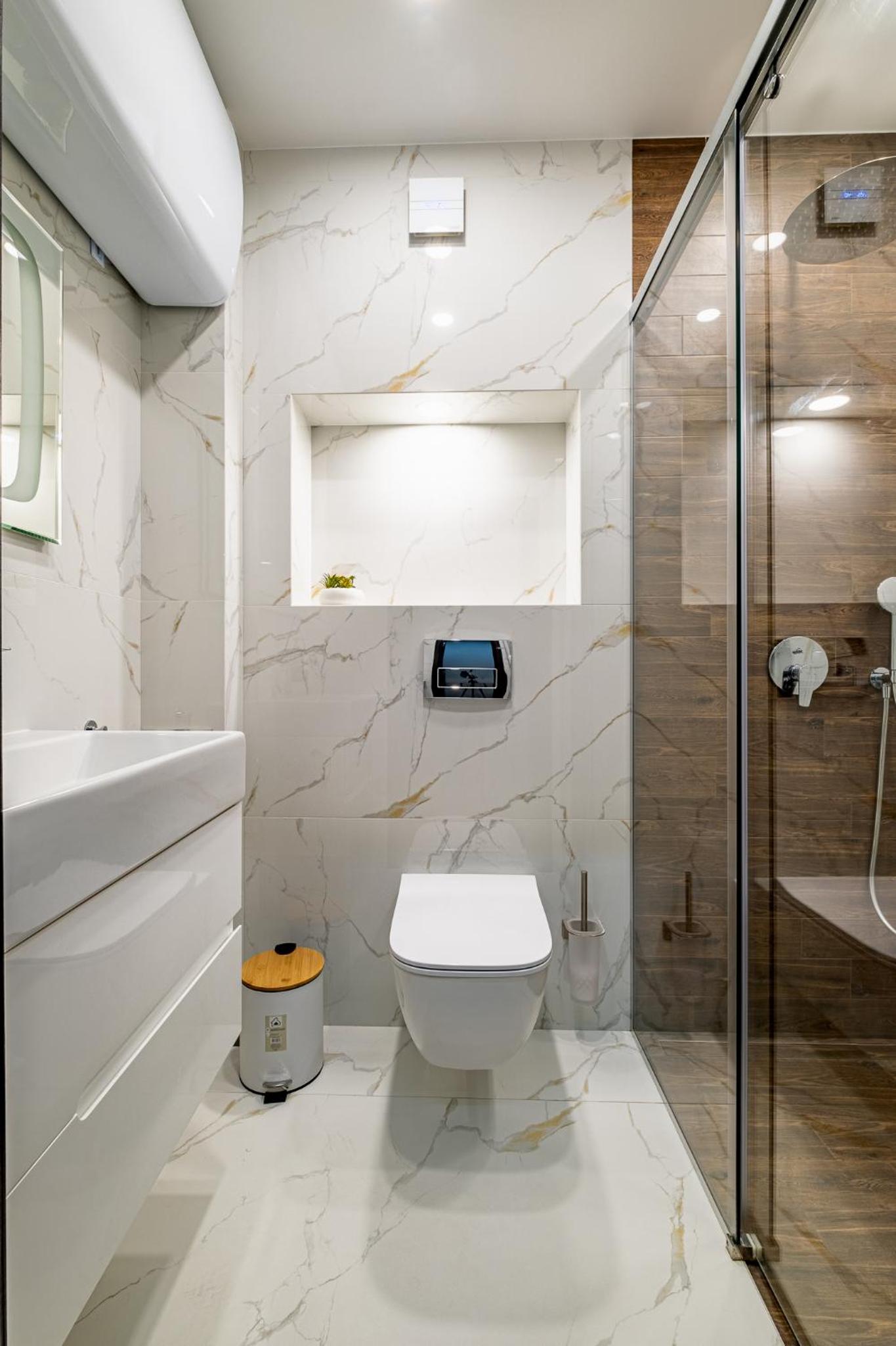 Luxury Redefined in City Center - Elevate Your Stay in a Smart and Modern Apartment