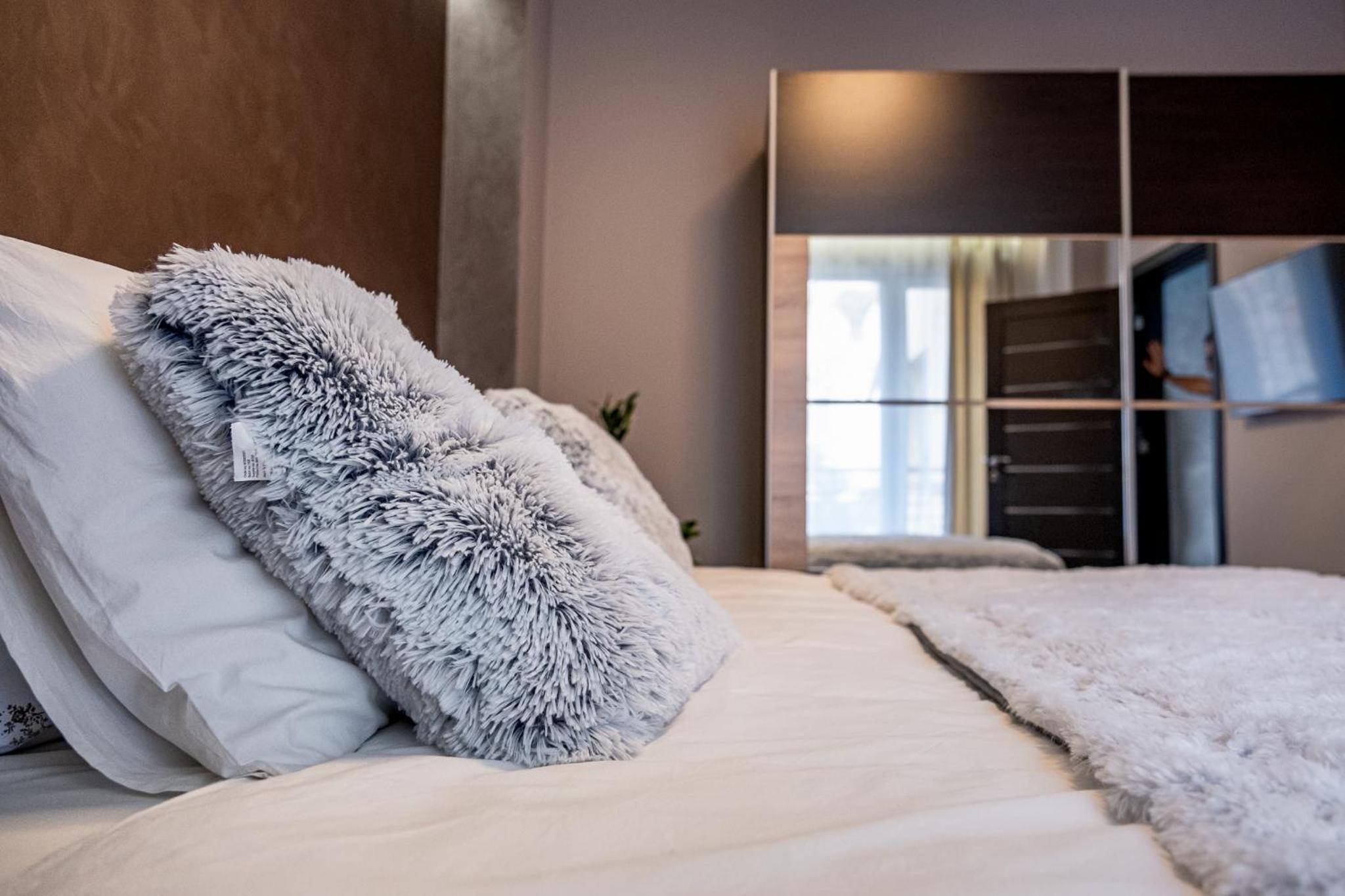 Luxury Redefined in City Center - Elevate Your Stay in a Smart and Modern Apartment
