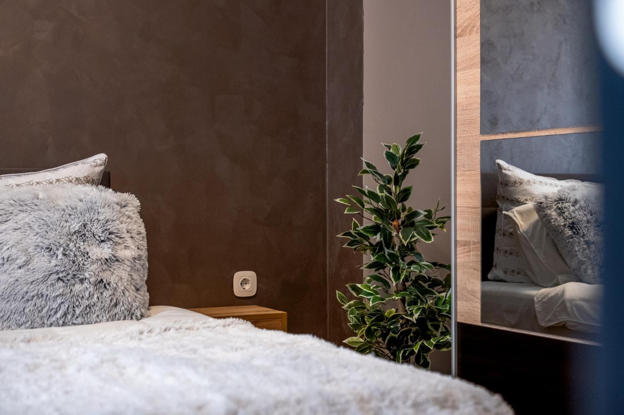 Luxury Redefined in City Center - Elevate Your Stay in a Smart and Modern Apartment