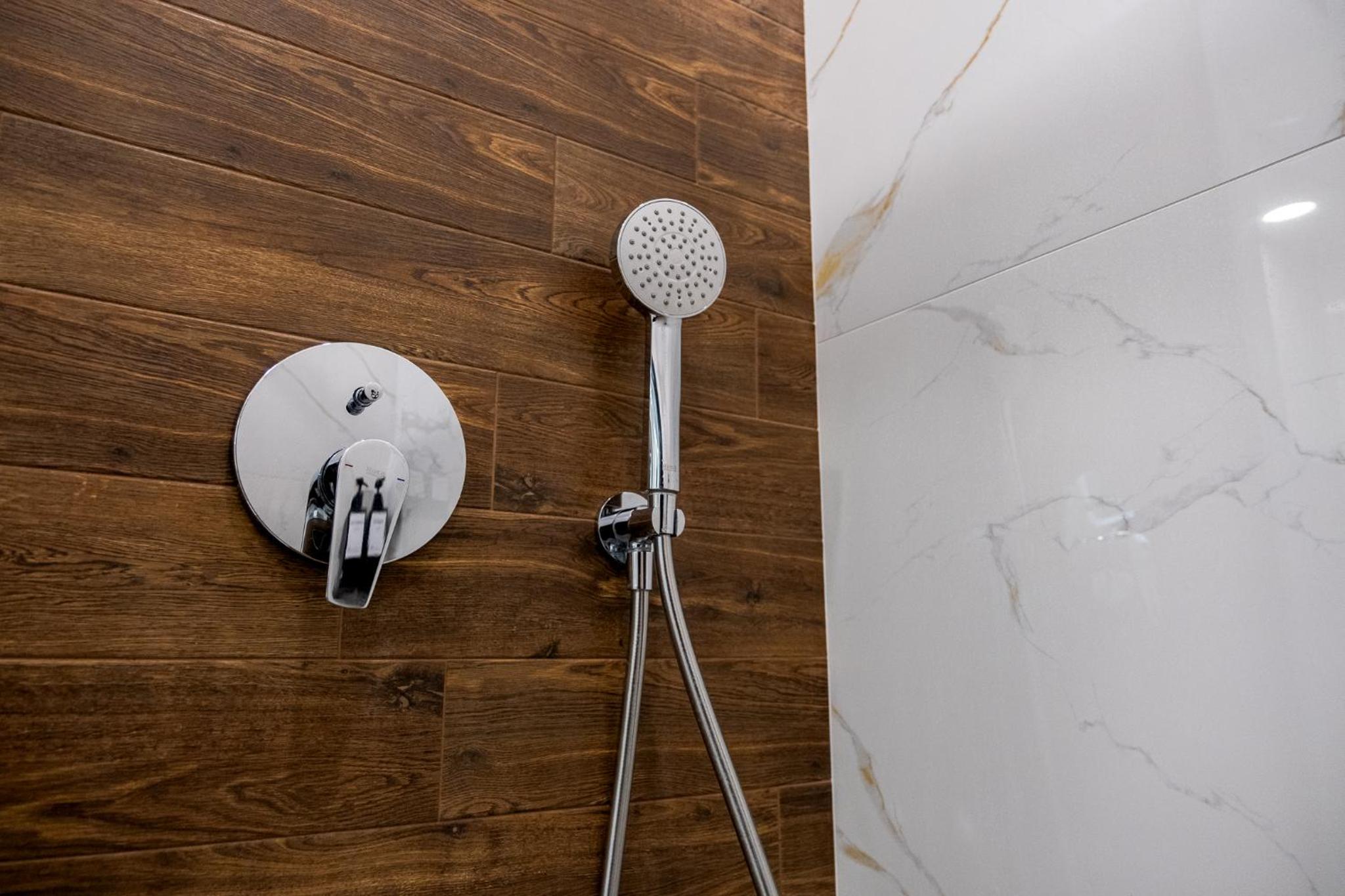 Luxury Redefined in City Center - Elevate Your Stay in a Smart and Modern Apartment