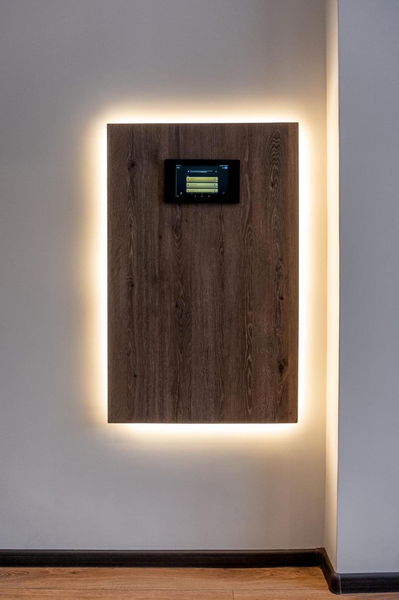 Luxury Redefined in City Center - Elevate Your Stay in a Smart and Modern Apartment