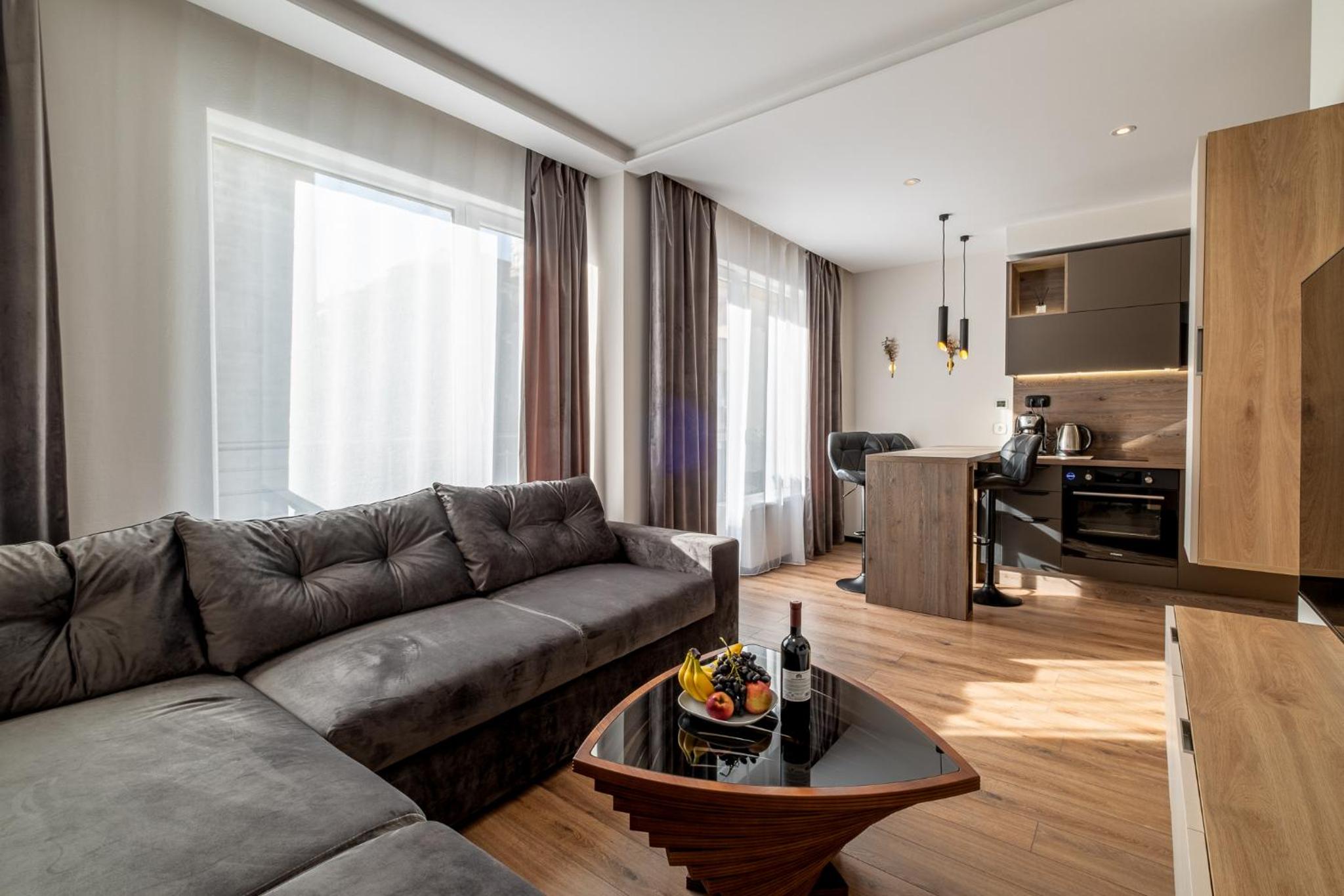 Luxury Redefined in City Center - Elevate Your Stay in a Smart and Modern Apartment
