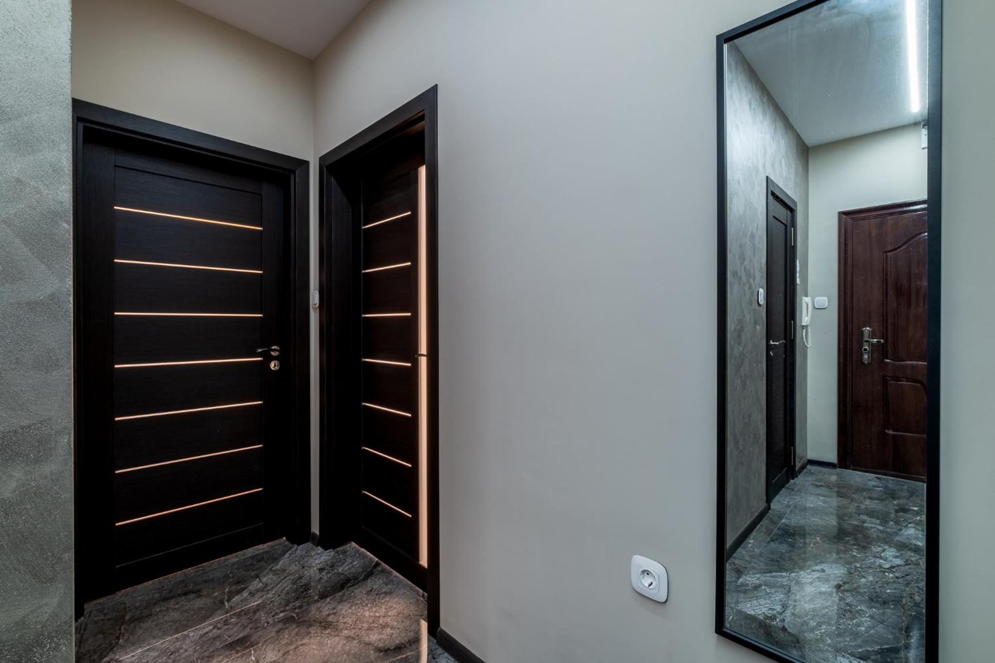Luxury Redefined in City Center - Elevate Your Stay in a Smart and Modern Apartment