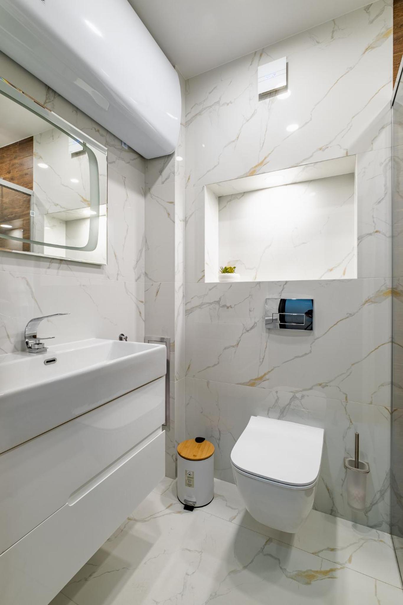 Luxury Redefined in City Center - Elevate Your Stay in a Smart and Modern Apartment